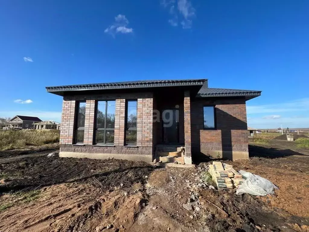 Дом в Башкортостан, Иглинский район, Акбердинский сельсовет, с. ... - Фото 0