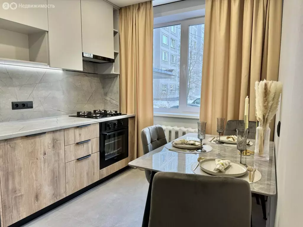 3-комнатная квартира: Киров, микрорайон Юго-Западный, улица Космонавта ... - Фото 2