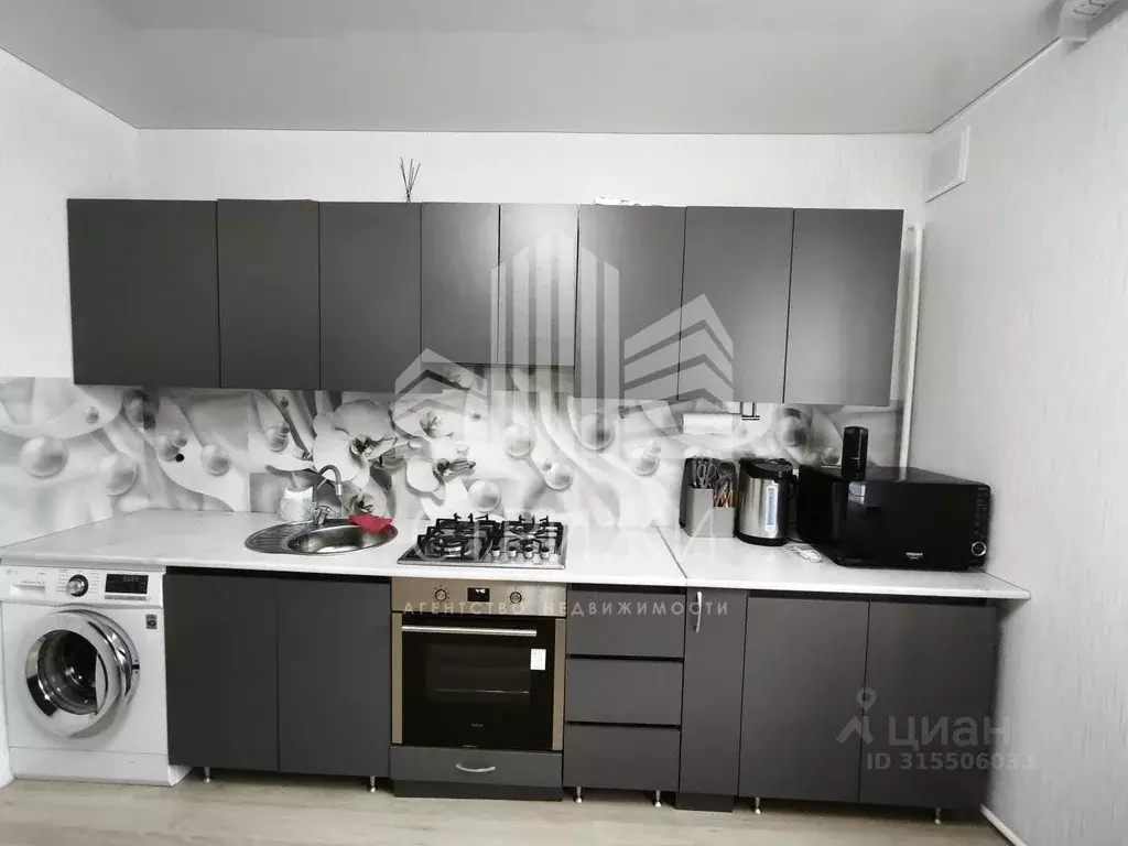 Дом в Самарская область, Кинель Лебедь мкр, ул. Лебединская (180 м) - Фото 2