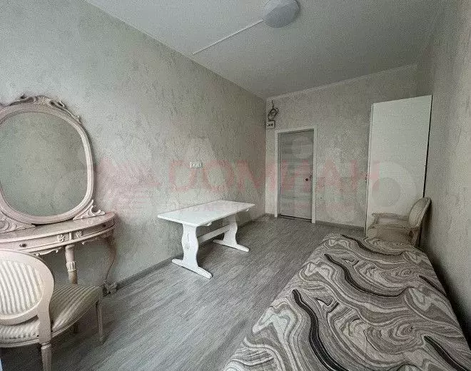Комната 14 м в 4-к., 2/2 эт. - Фото 1