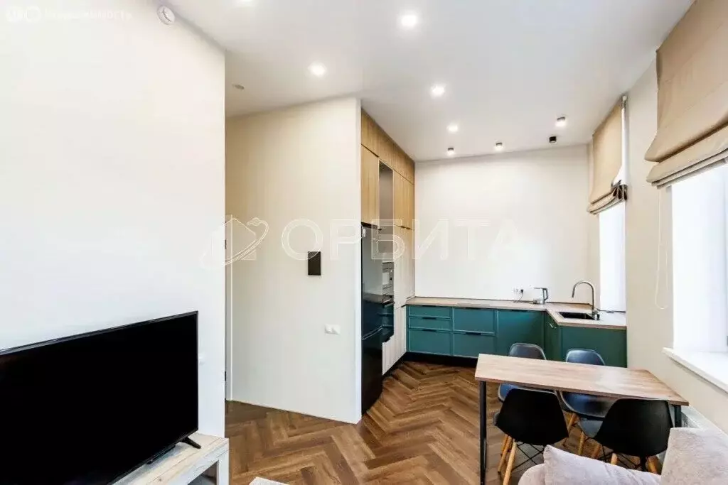 2-комнатная квартира: Тюмень, улица Андрея Кореневского, 7 (57.8 м) - Фото 2