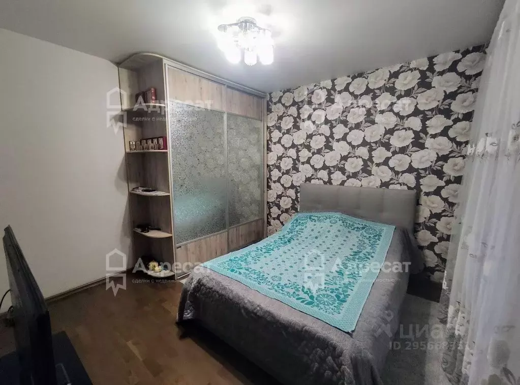 3-к кв. Волгоградская область, Волгоград ул. Кирова, 98А (63.8 м) - Фото 0