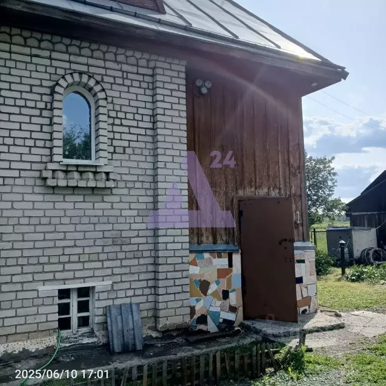Дом в Алтайский край, Первомайский район, пос. Ильича ул. Горького, 23 ... - Фото 0
