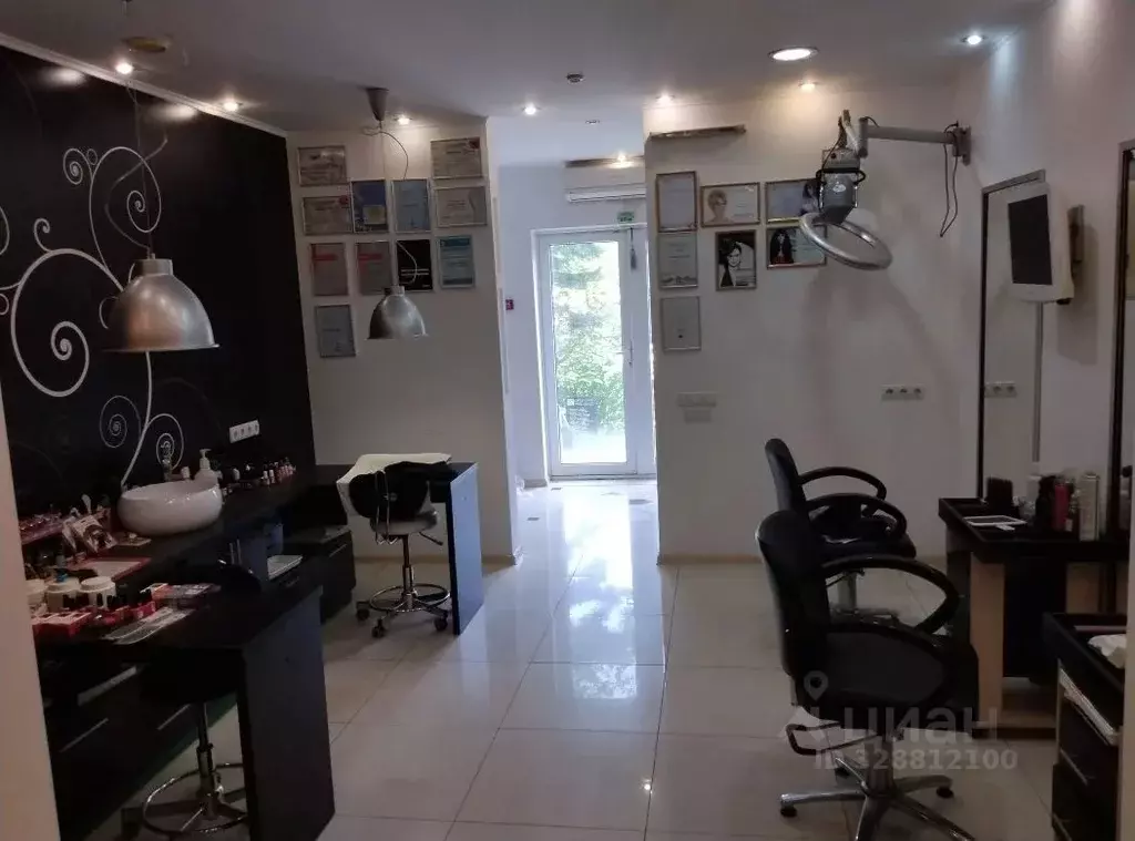 Помещение свободного назначения в Крым, Евпатория ул. Демышева, 127 ... - Фото 1