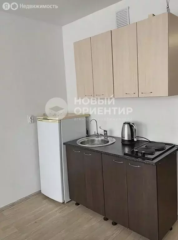 Квартира-студия: Екатеринбург, жилой район Уктус, микрорайон Светлый, ... - Фото 1