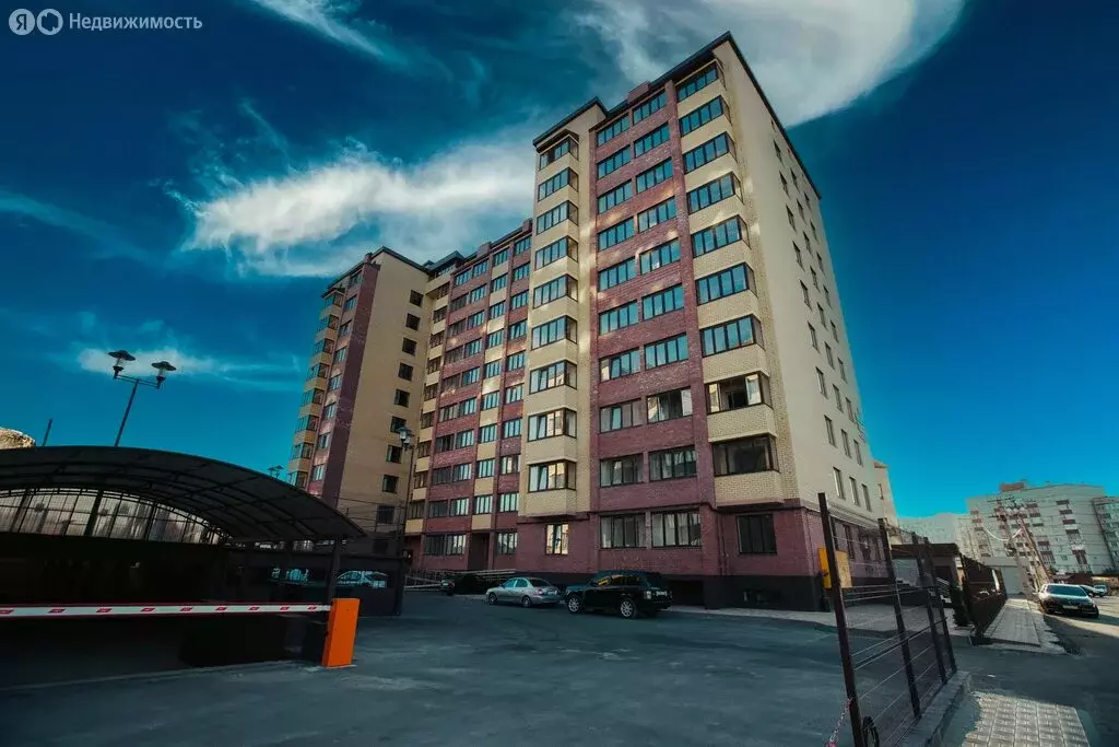 3-комнатная квартира: Черкесск, Октябрьская улица, 325Б (89.7 м) - Фото 1