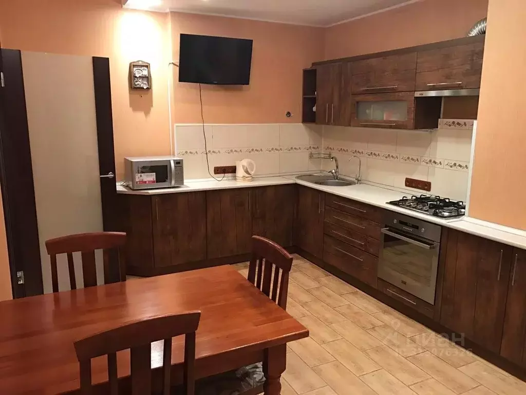 3-к кв. Волгоградская область, Волгоград Донецкая ул., 14 (80.0 м) - Фото 1