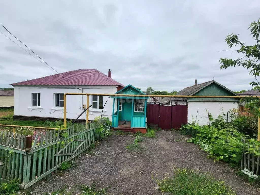 Дом в Воронежская область, Хохольское городское поселение, с. Хохол ... - Фото 1