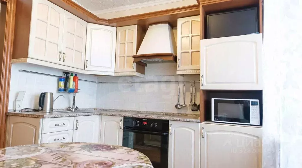 3-к кв. Челябинская область, Миасс просп. Октября, 69 (59.9 м) - Фото 1