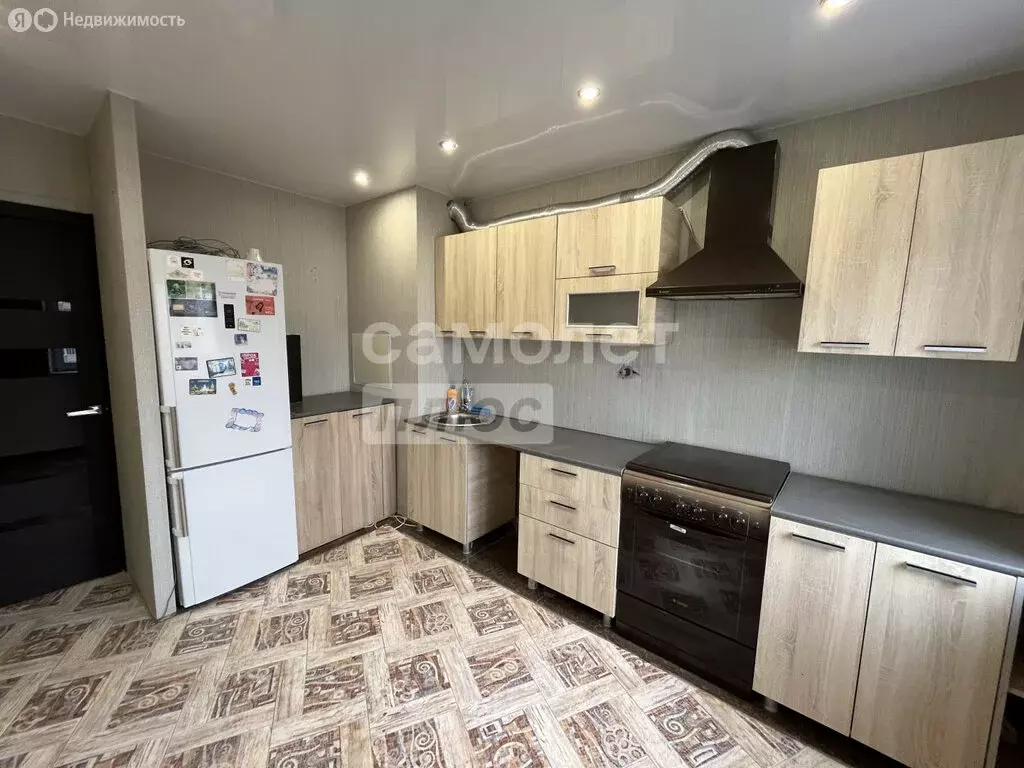 3-комнатная квартира: Смоленск, улица Попова, 112 (67 м) - Фото 1