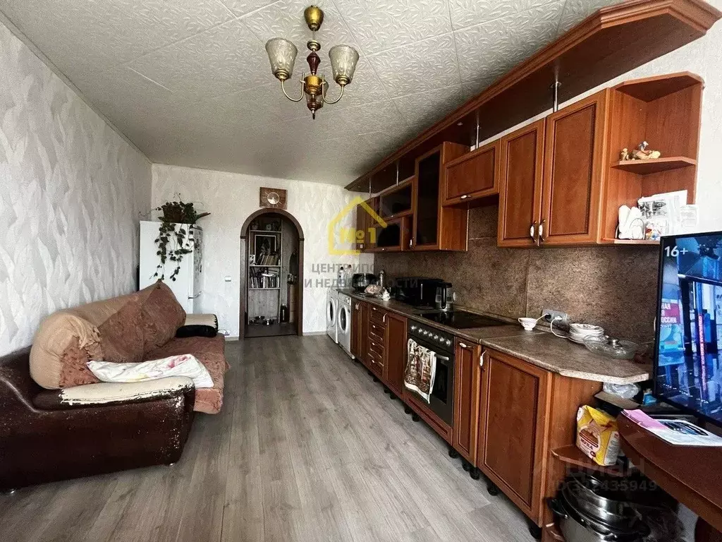 3-к кв. Челябинская область, Челябинск ул. Братьев Кашириных, 114 ... - Фото 2