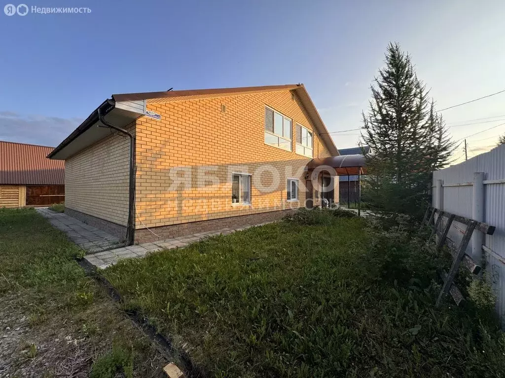 Дом в Усолье, улица Свердлова, 51 (209.5 м) - Фото 0