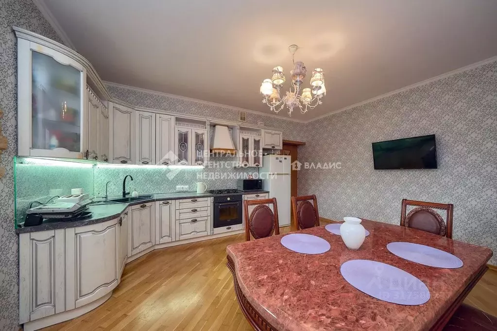Дом в Рязанская область, Рязань ул. Кремлевский Вал, 7 (800 м) - Фото 0