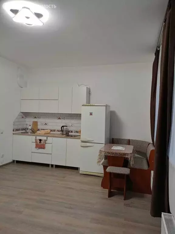 Квартира-студия: Екатеринбург, улица Академика Ландау, 49 (27.5 м) - Фото 1