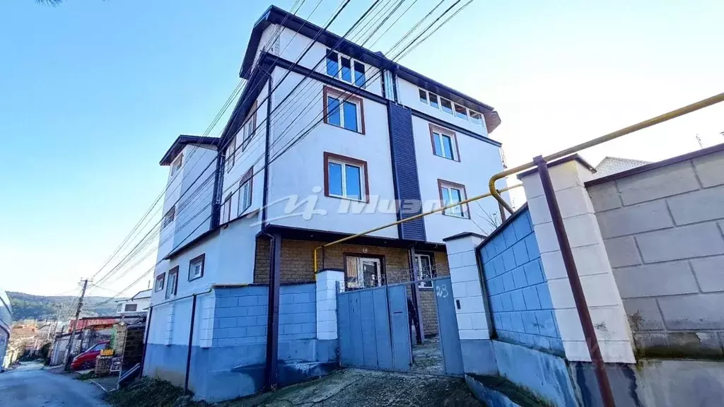 Дом в Крым, Симферопольский район, Добровское с/пос, с. Лозовое ул. ... - Фото 1