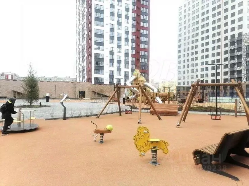 Студия Курганская область, Курган Заозерный жилрайон, 6А мкр, ул. ... - Фото 1