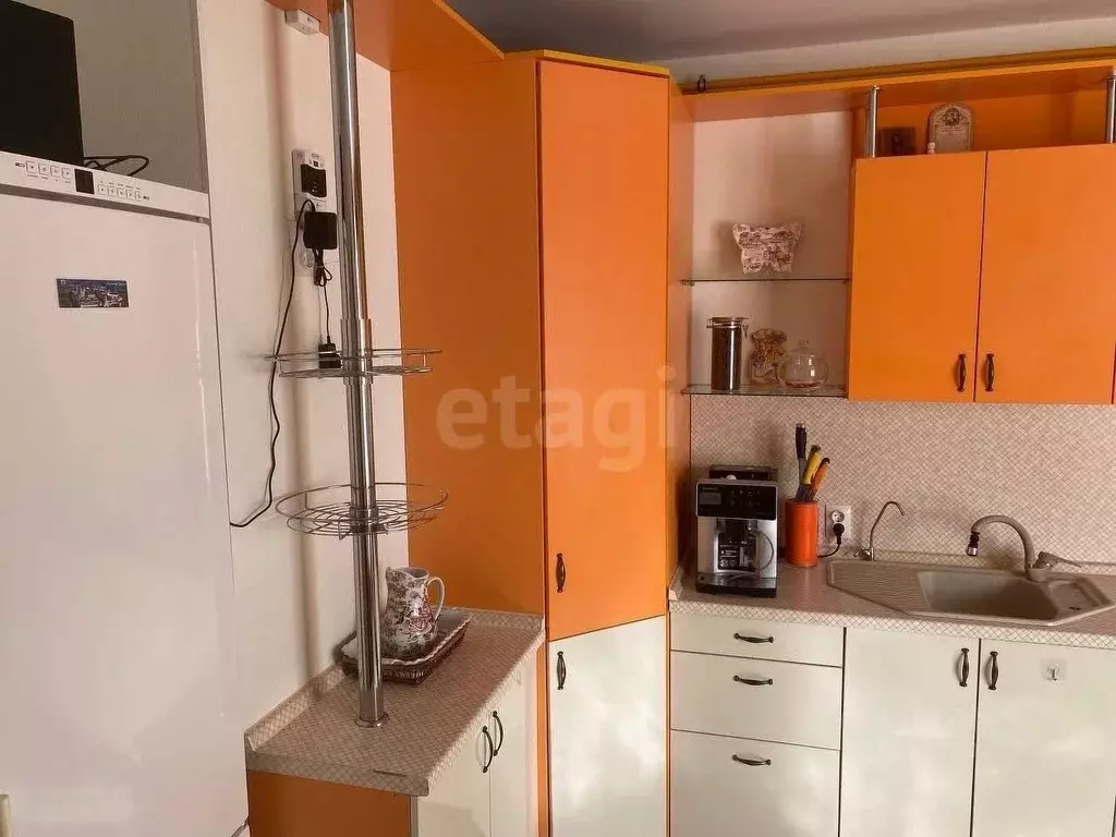 3-к кв. Ярославская область, Рыбинск Гражданская ул., 58А (78.3 м) - Фото 0