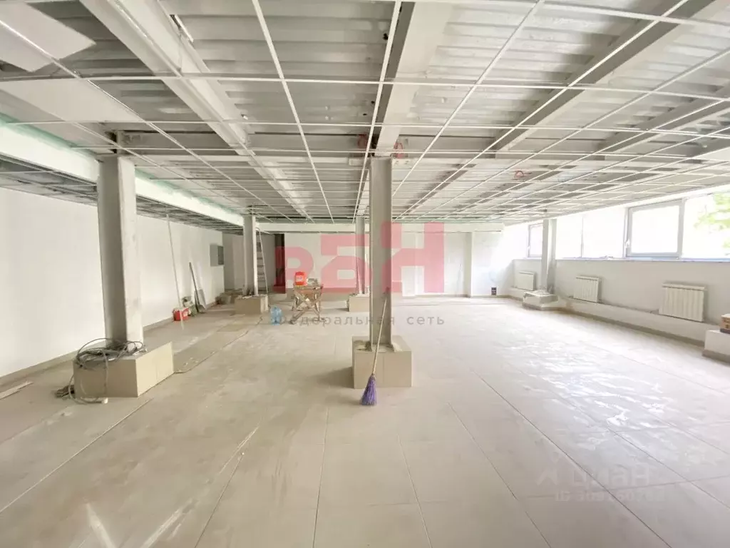 Торговая площадь в Курганская область, Курган ул. Ленина, 5 (140 м) - Фото 1