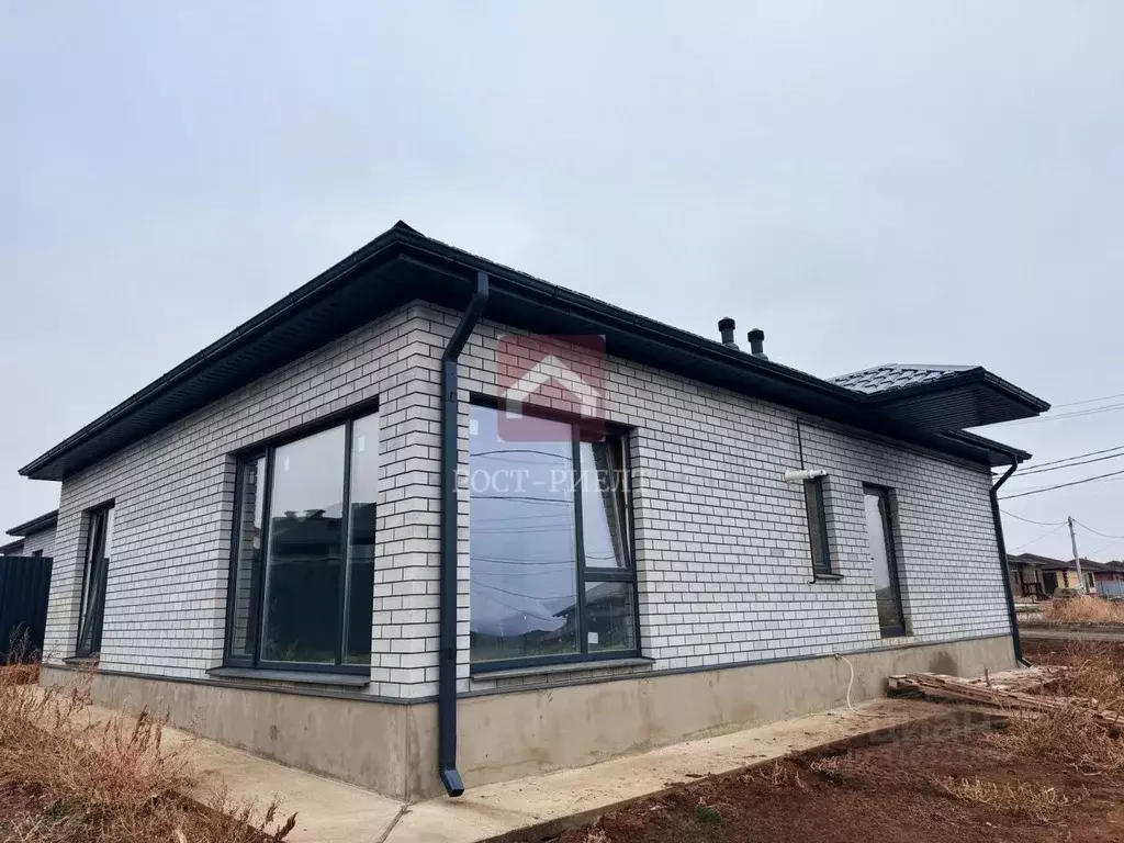 Дом в Саратовская область, с. Усть-Курдюм ул. Подсолнечная, 2 (129 м) - Фото 0