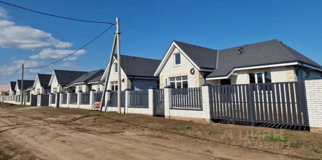 Дом в Ростовская область, Неклиновский район, Новобессергеневское ... - Фото 0