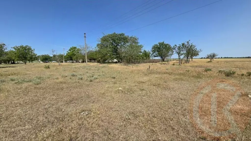 Участок в Крым, Черноморский район, Окуневское с/пос, с. Громово ул. ... - Фото 1