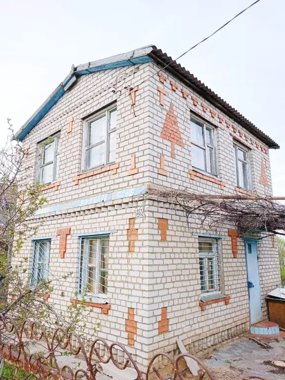 Дом в Волгоградская область, Дубовский район, Пичужинское с/пос, Сталь ... - Фото 1