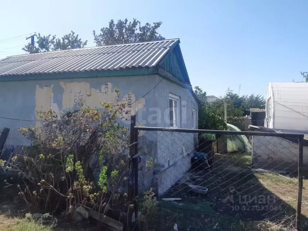 Дом в Ростовская область, Багаевская ст-ца ул. Спортсменская, 195 (30 ... - Фото 1