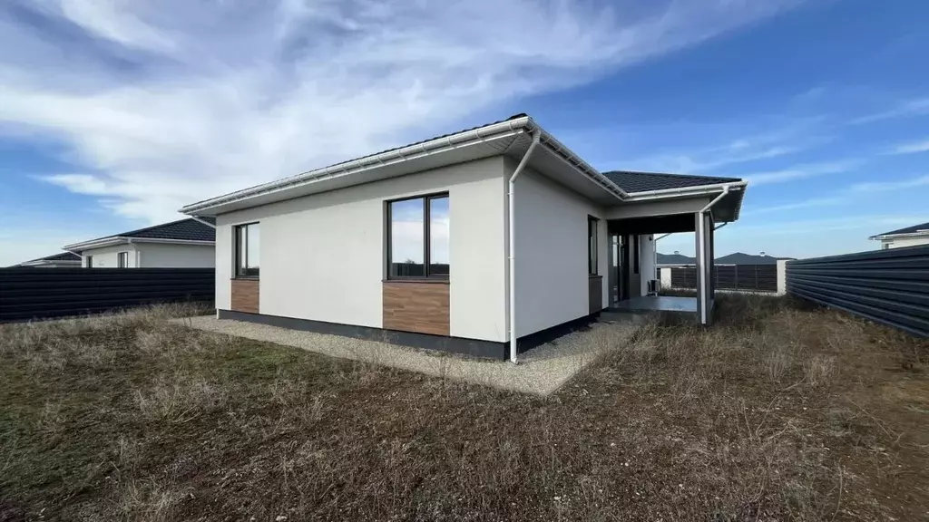 Дом в Крым, Симферопольский район, Мирновское с/пос, с. Белоглинка ул. ... - Фото 1
