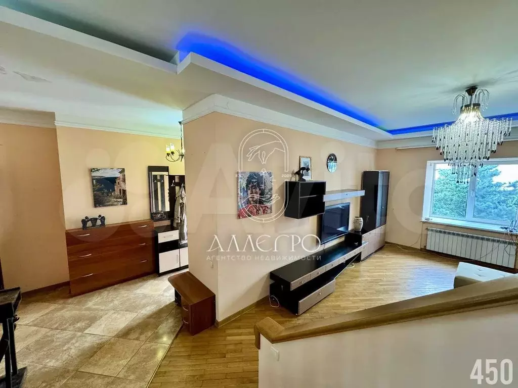 Дом 177,3 м на участке 2,8 сот. - Фото 1