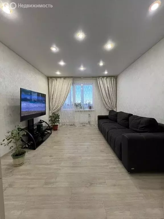 3-комнатная квартира: Новый Уренгой, проспект Губкина, 21Б (71.9 м) - Фото 1