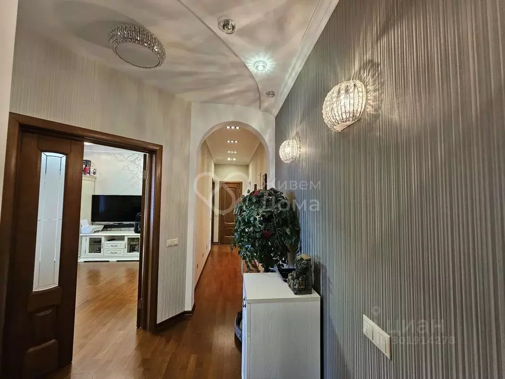 3-к кв. Волгоградская область, Волгоград ул. Аллея Героев, 5 (83.0 м) - Фото 0