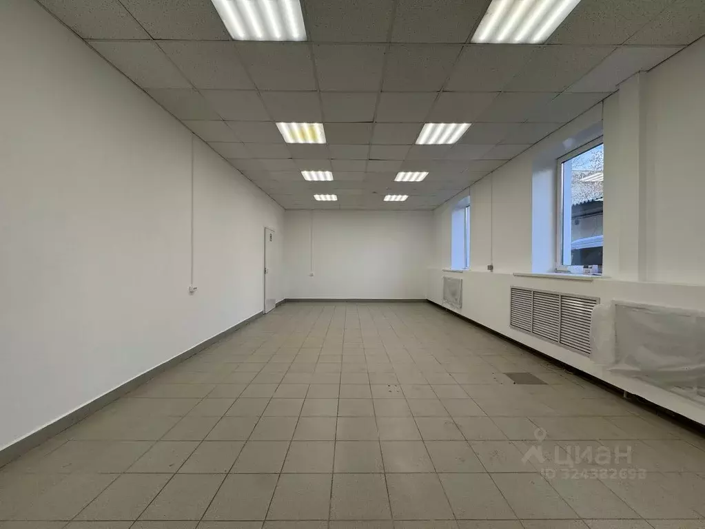 Помещение свободного назначения в Кировская область, Киров Октябрьский ... - Фото 2