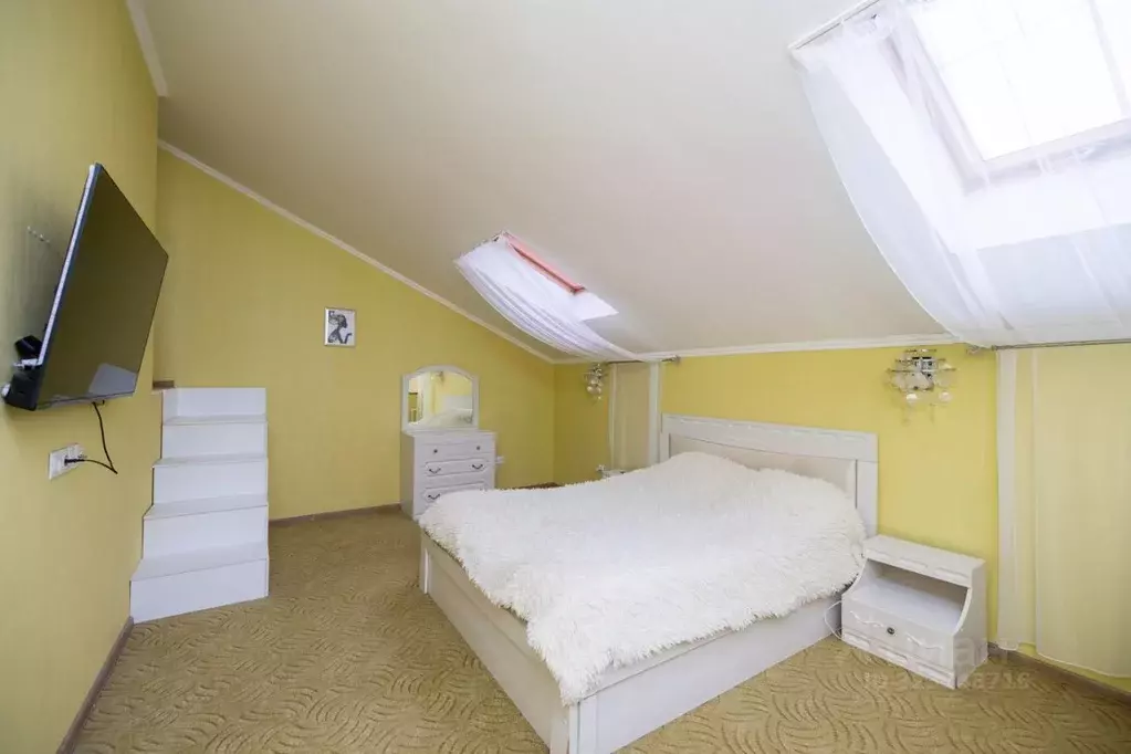 2-к кв. Оренбургская область, Оренбург Полигонная ул., 3 (72.6 м) - Фото 1