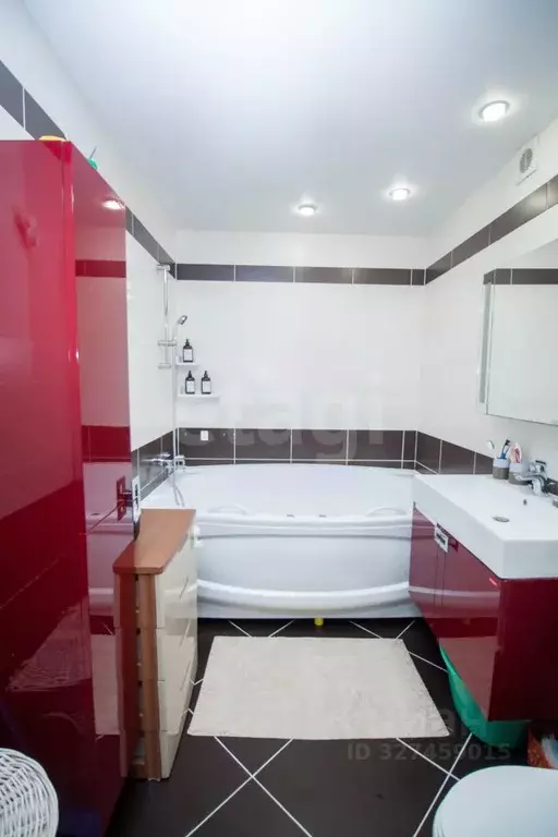 Таунхаус в Сахалинская область, Южно-Сахалинск 22-й мкр, ул. ... - Фото 1