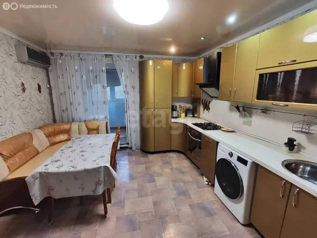 3-комнатная квартира: Комсомольск-на-Амуре, улица Калинина, 17 (89.9 ... - Фото 1