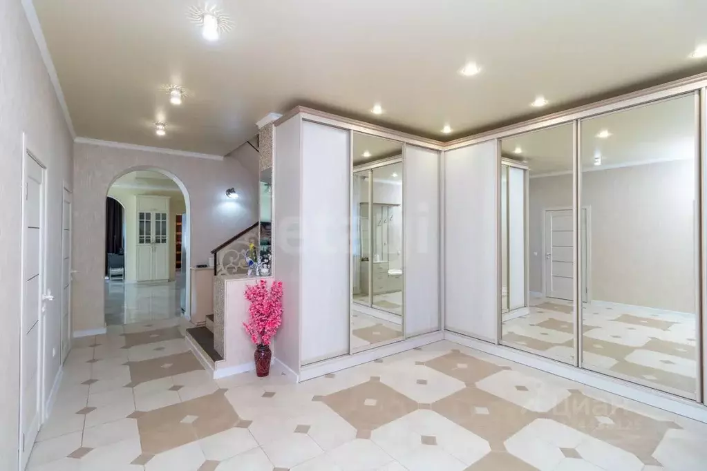 Дом в Тюменская область, Тюмень Парфеново мкр, ул. Ракетная (275 м) - Фото 1