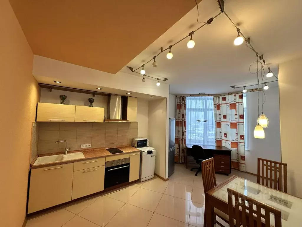 1-к кв. Свердловская область, Екатеринбург ул. Хохрякова, 43 (56.0 м) - Фото 1