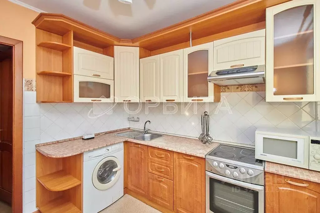 2-к кв. Тюменская область, Тюмень ул. Елизарова, 49 (50.4 м) - Фото 1