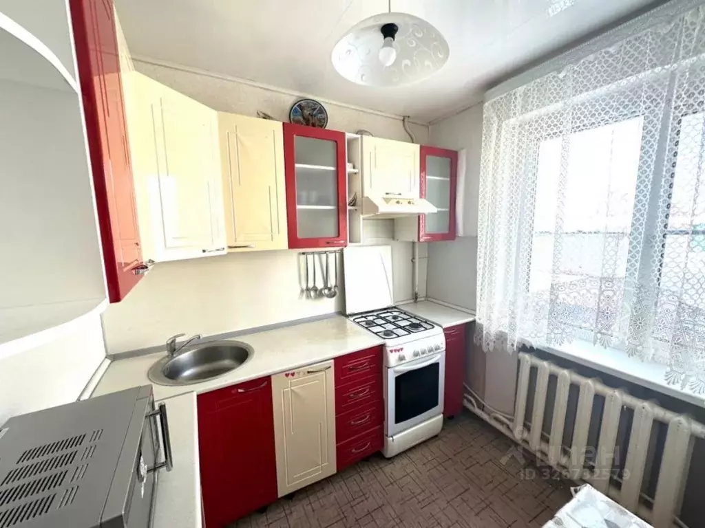 3-к кв. Самарская область, Красный Яр с/пос, с. Красный Яр ул. ... - Фото 1