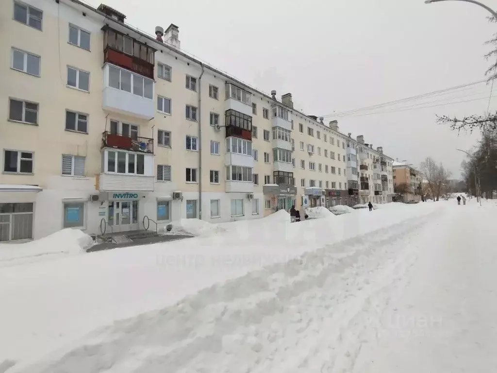 Помещение свободного назначения в Свердловская область, Асбест просп. ... - Фото 1