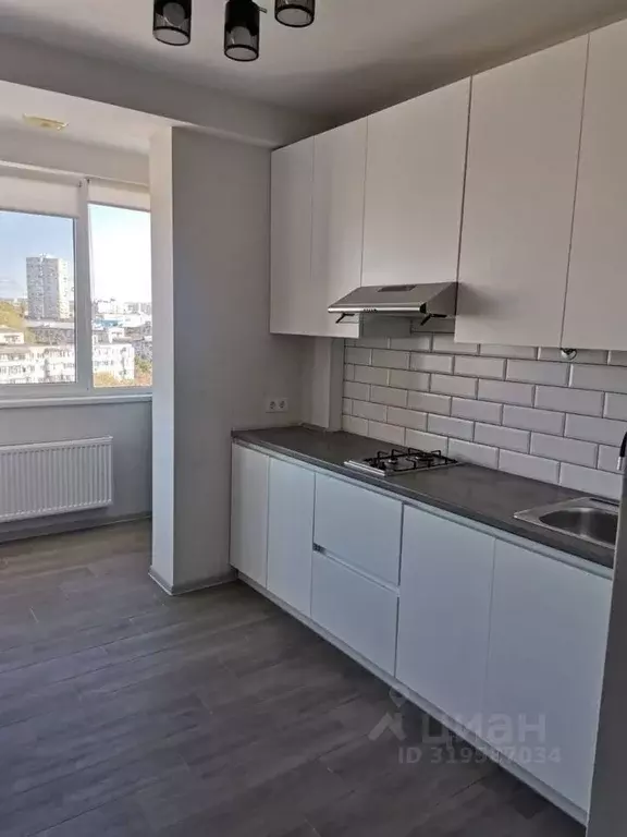 1-к кв. Крым, Симферополь ул. Железнодорожная, 1Е (35.0 м) - Фото 1