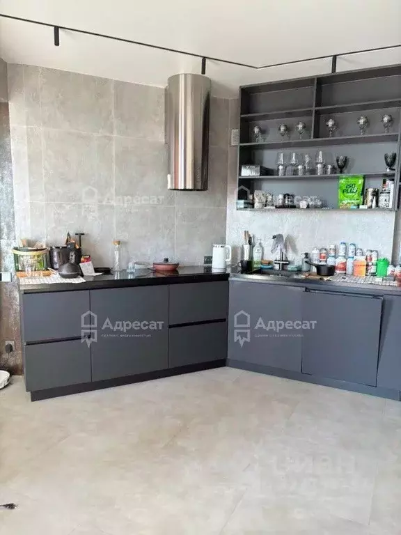 1-к кв. Волгоградская область, Волгоград ул. Пархоменко, 2 (58.7 м) - Фото 1