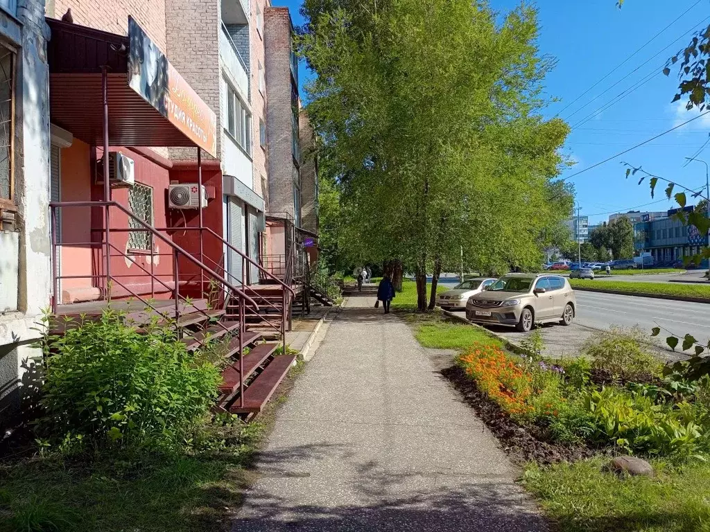 3-к кв. Омская область, Омск ул. Химиков, 25 (71.8 м) - Фото 1