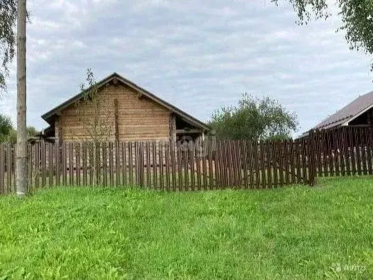 Дом в Калужская область, Спас-Деменский район, Стайки с/пос, д. Стайки ... - Фото 0