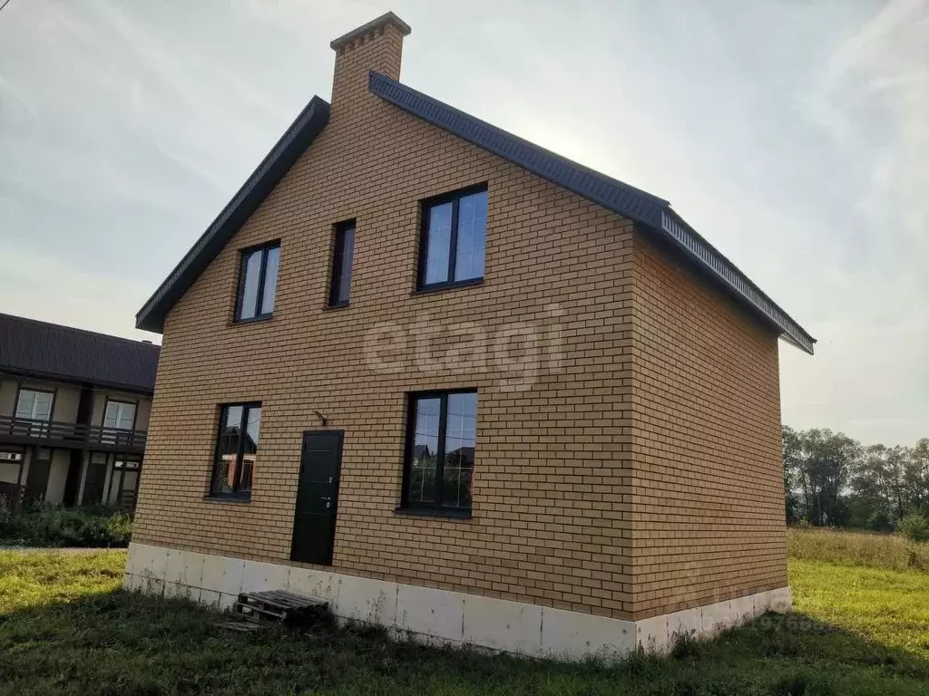 Дом в Башкортостан, Иглинский район, Акбердинский сельсовет, с. ... - Фото 1