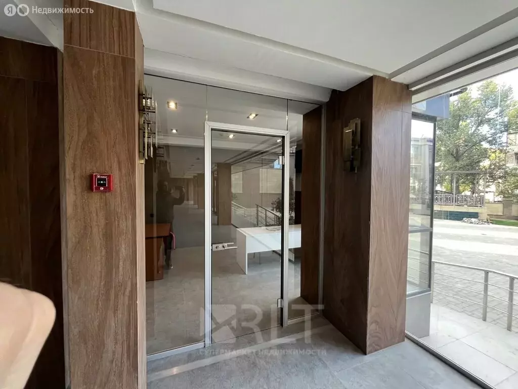 3-комнатная квартира: Махачкала, проспект Петра I, 89 (157 м) - Фото 1