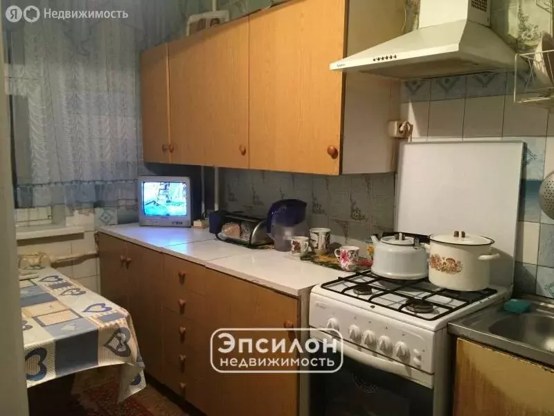 3-комнатная квартира: Курск, улица Крюкова, 16А (59 м) - Фото 1