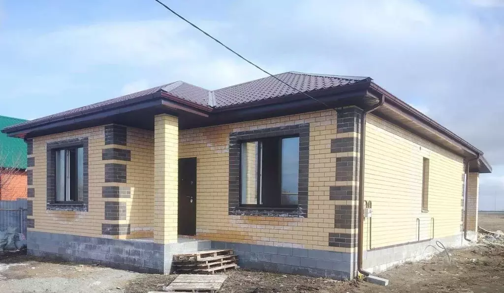 Дом в Белгородская область, Корочанский район, Мелиховское с/пос, с. ... - Фото 2