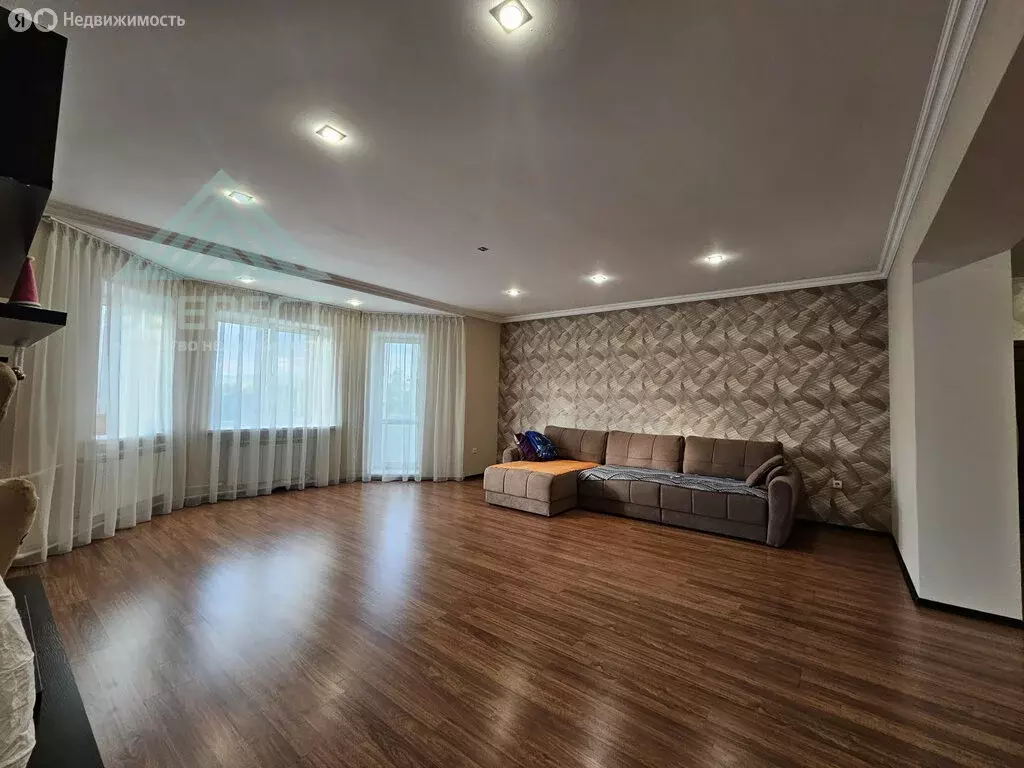 3-комнатная квартира: Черногорск, Советская улица, 67 (130 м) - Фото 1