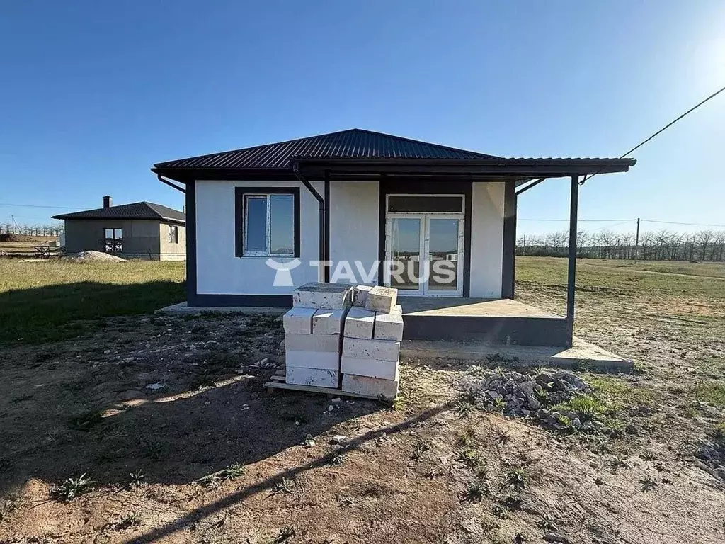 Дом в Крым, Симферопольский район, с. Урожайное, Гаспринского кв-л  ... - Фото 1